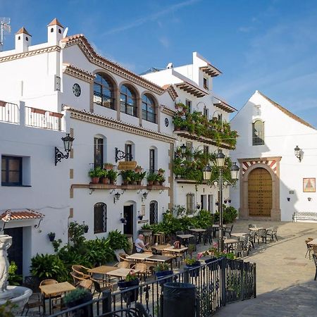 Posada La Plaza Canillas de Albaida Exterior photo